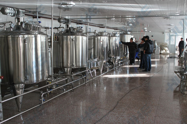 牛奶生產(chǎn)線生產(chǎn)車間現(xiàn)場圖