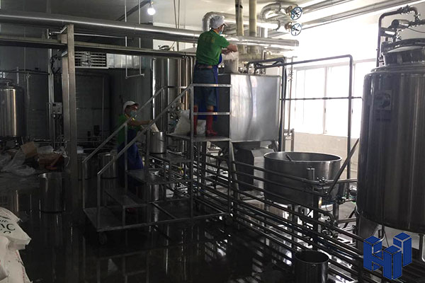 惠合茶飲料生產(chǎn)線-設備安裝調試圖片展示6